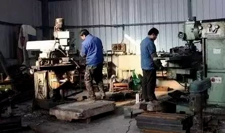 6年的数控师傅工资8k高不高？看了网友评论后心酸...的图2